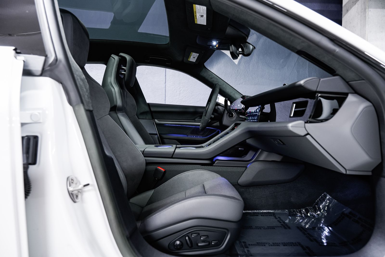 2023 Porsche Taycan 23