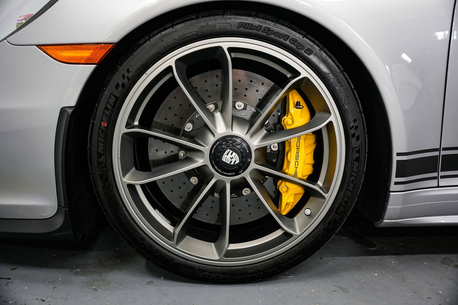 2016 Porsche 911 R - Photo 52