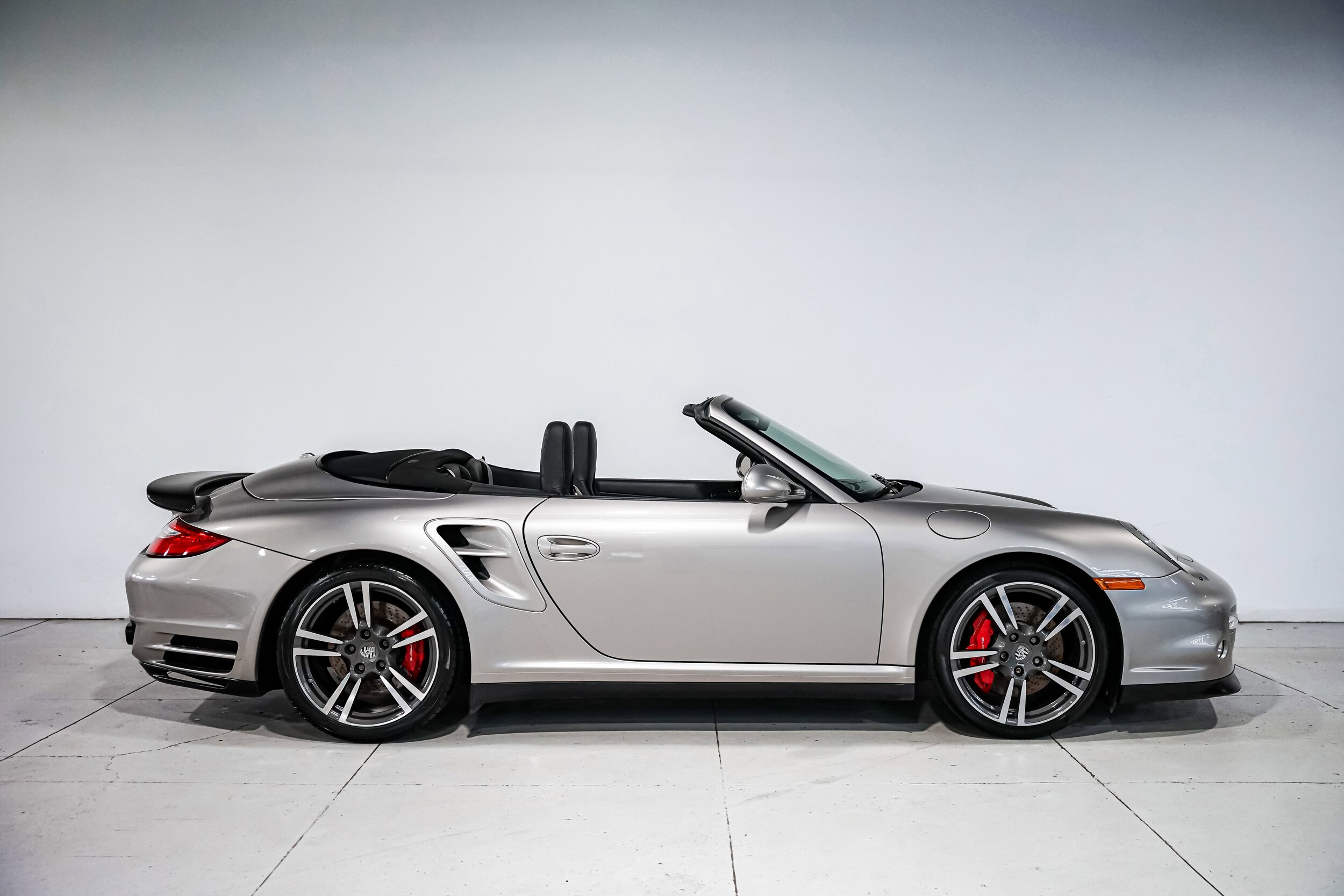 2012 Porsche 911 Turbo Cabriolet photo 2