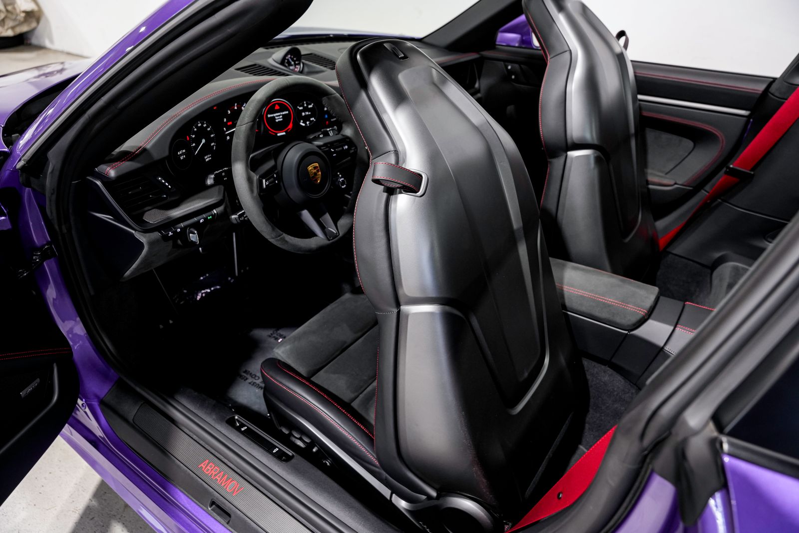 2024 Porsche 911 GTS - Photo 24