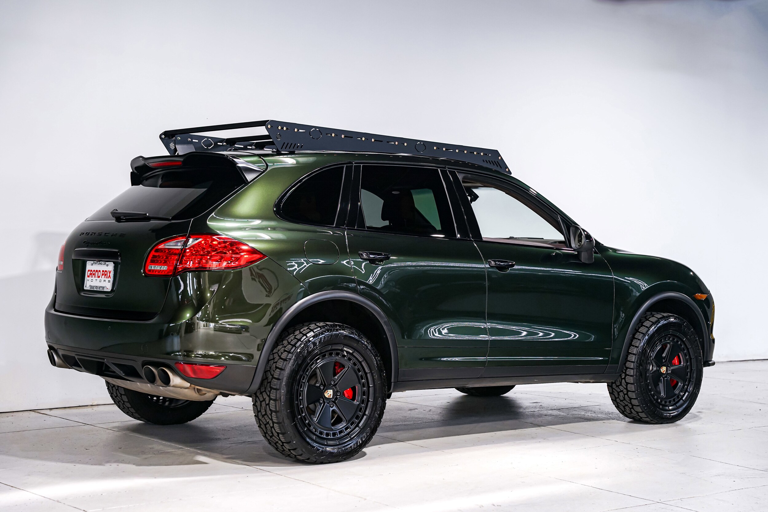 2012 Porsche Cayenne Turbo photo 3