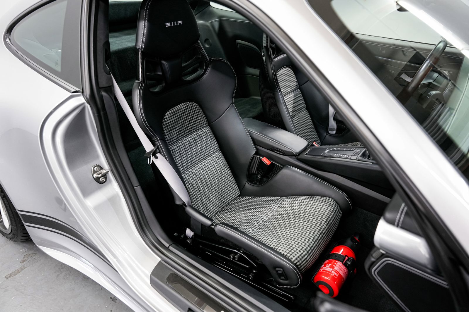 2016 Porsche 911 R - Photo 29