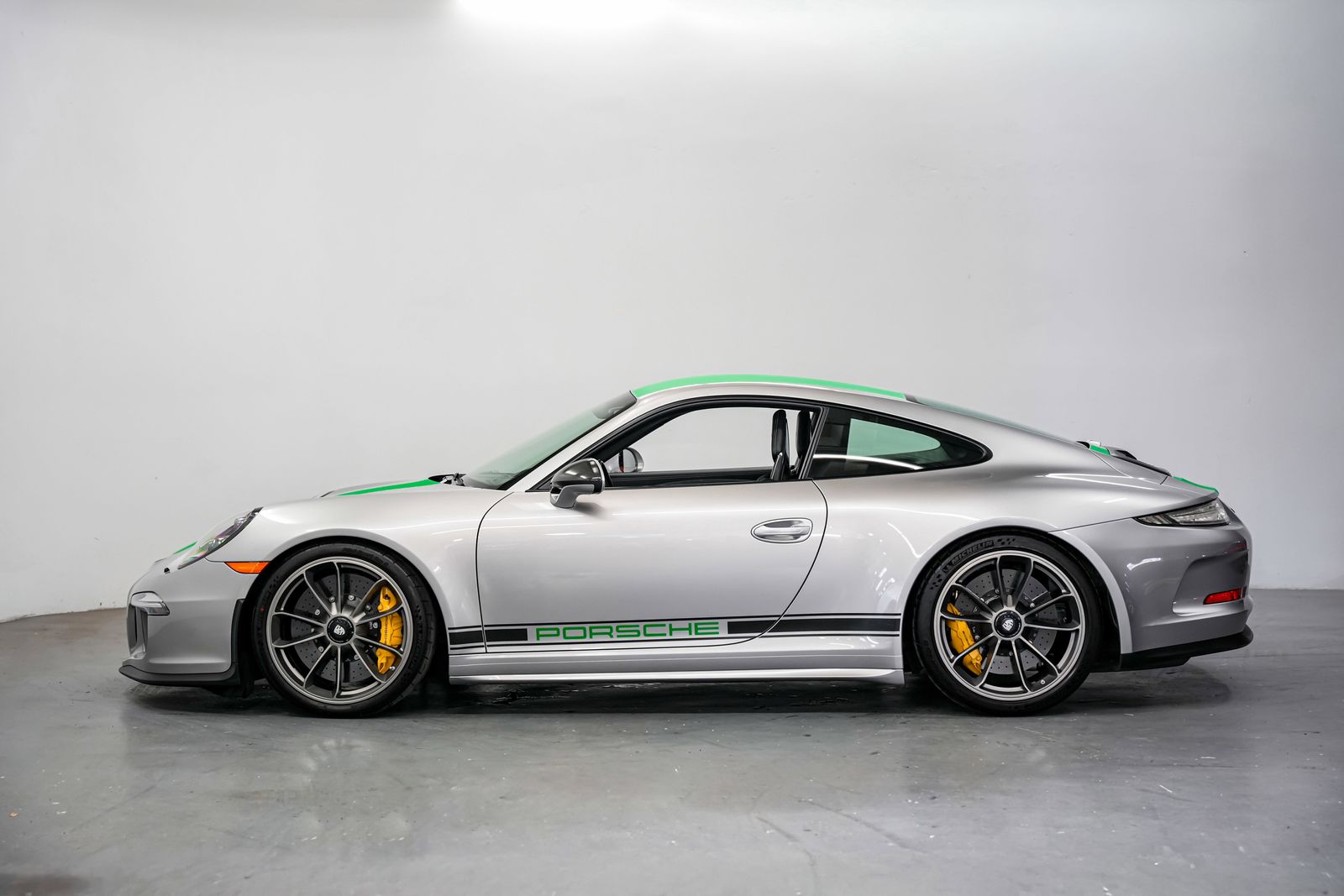 2016 Porsche 911 R - Photo 7