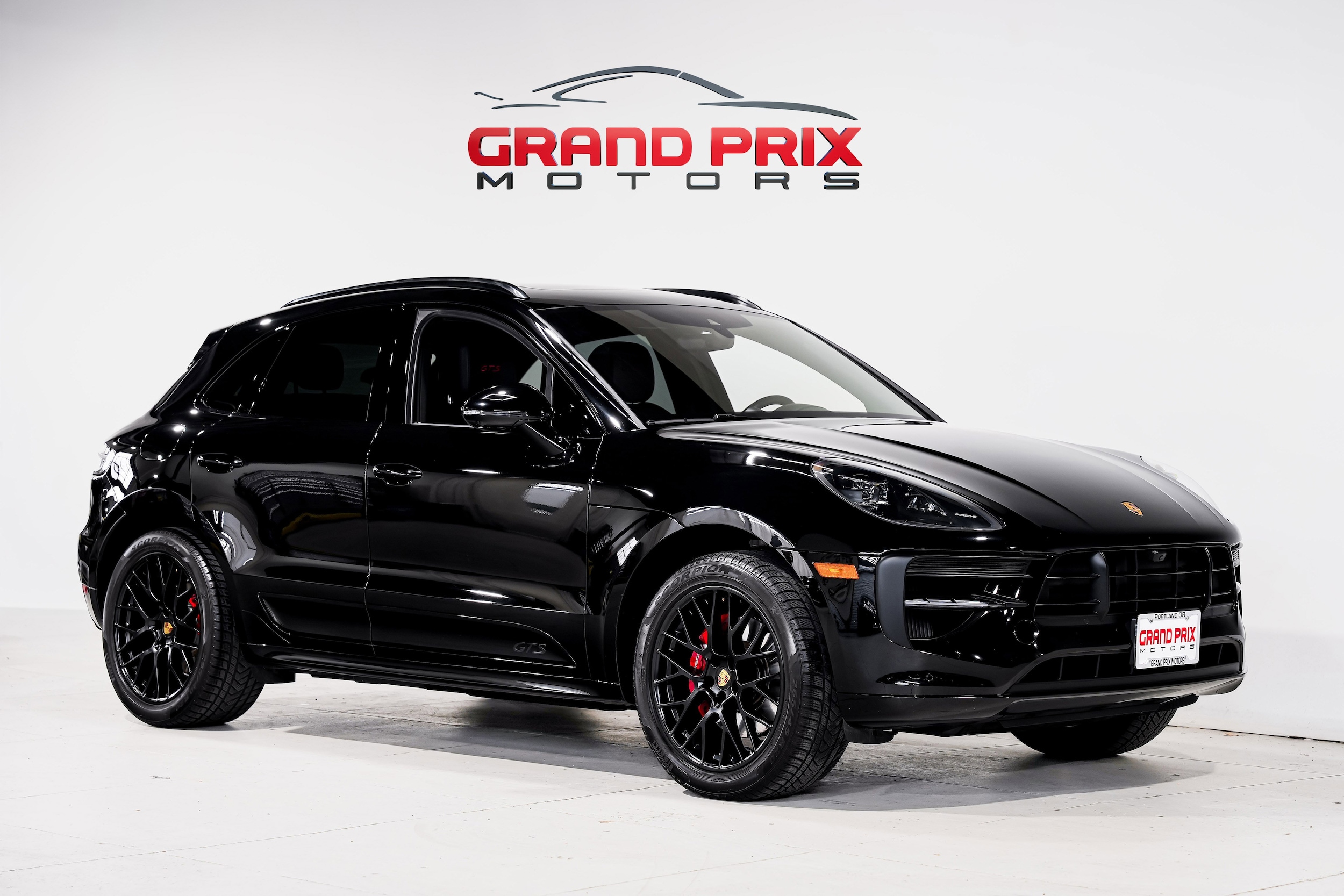 2021 Porsche Macan GTS's photo