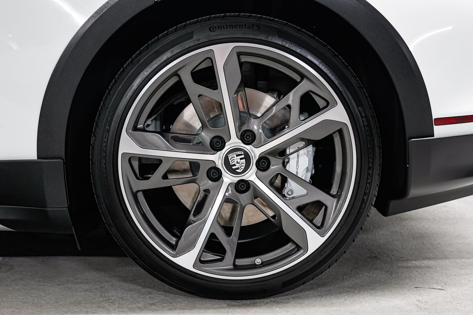 2023 Porsche Taycan 47
