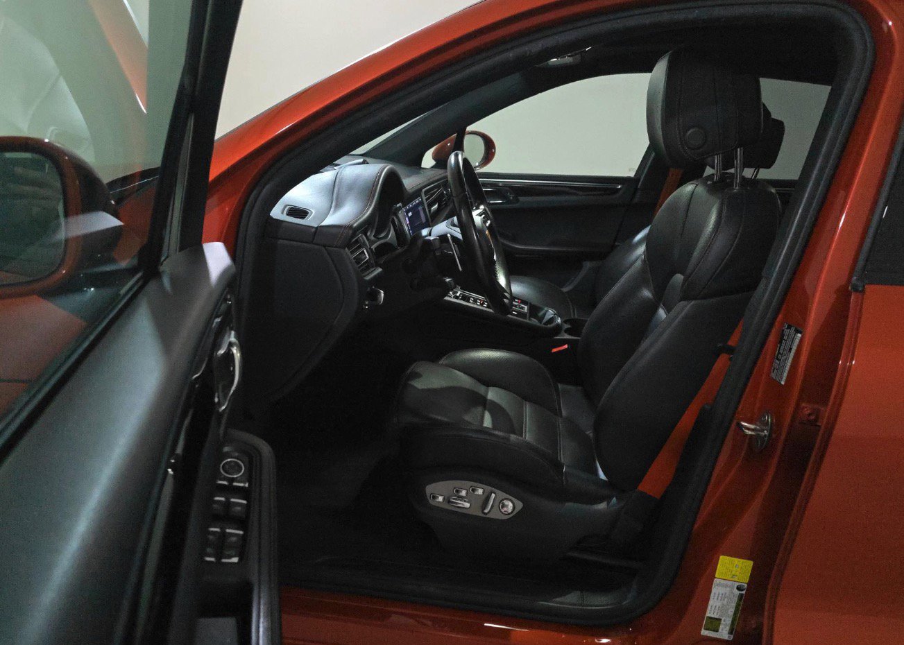 2022 Porsche Macan photo 4