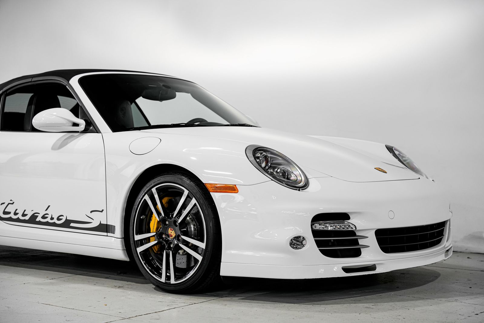 2011 Porsche 911 Turbo S - Photo 45