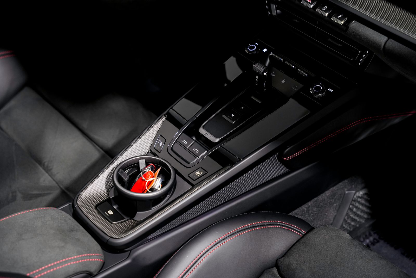 2024 Porsche 911 GTS - Photo 32
