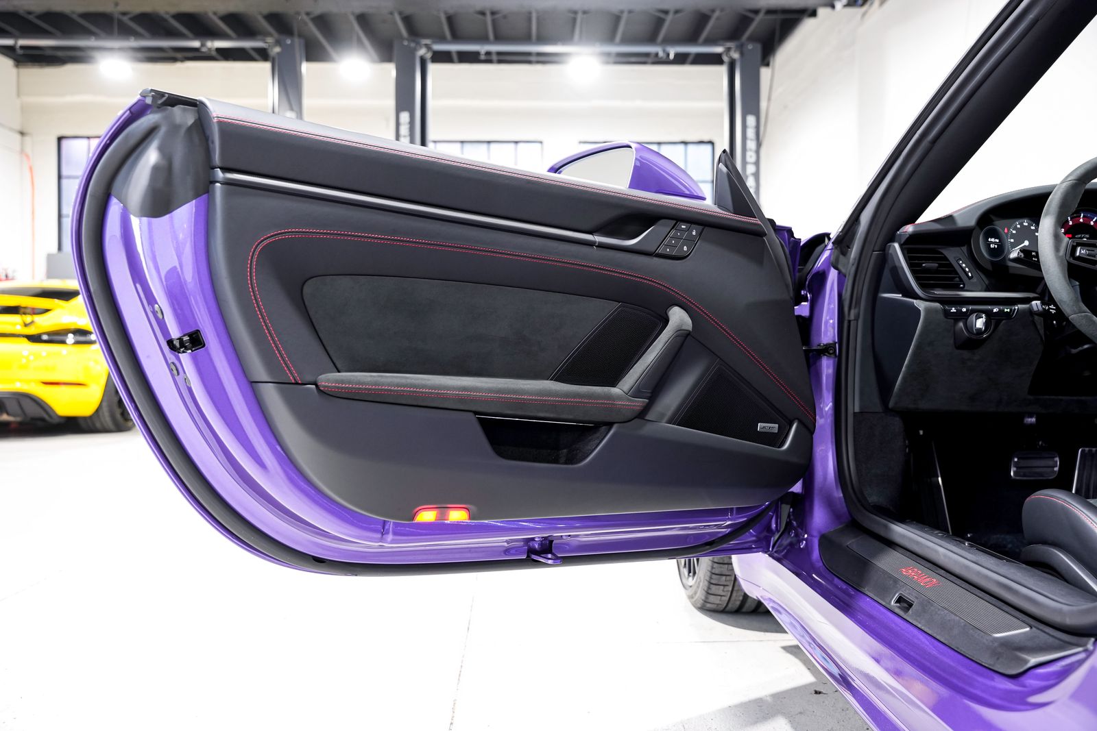 2024 Porsche 911 GTS - Photo 27