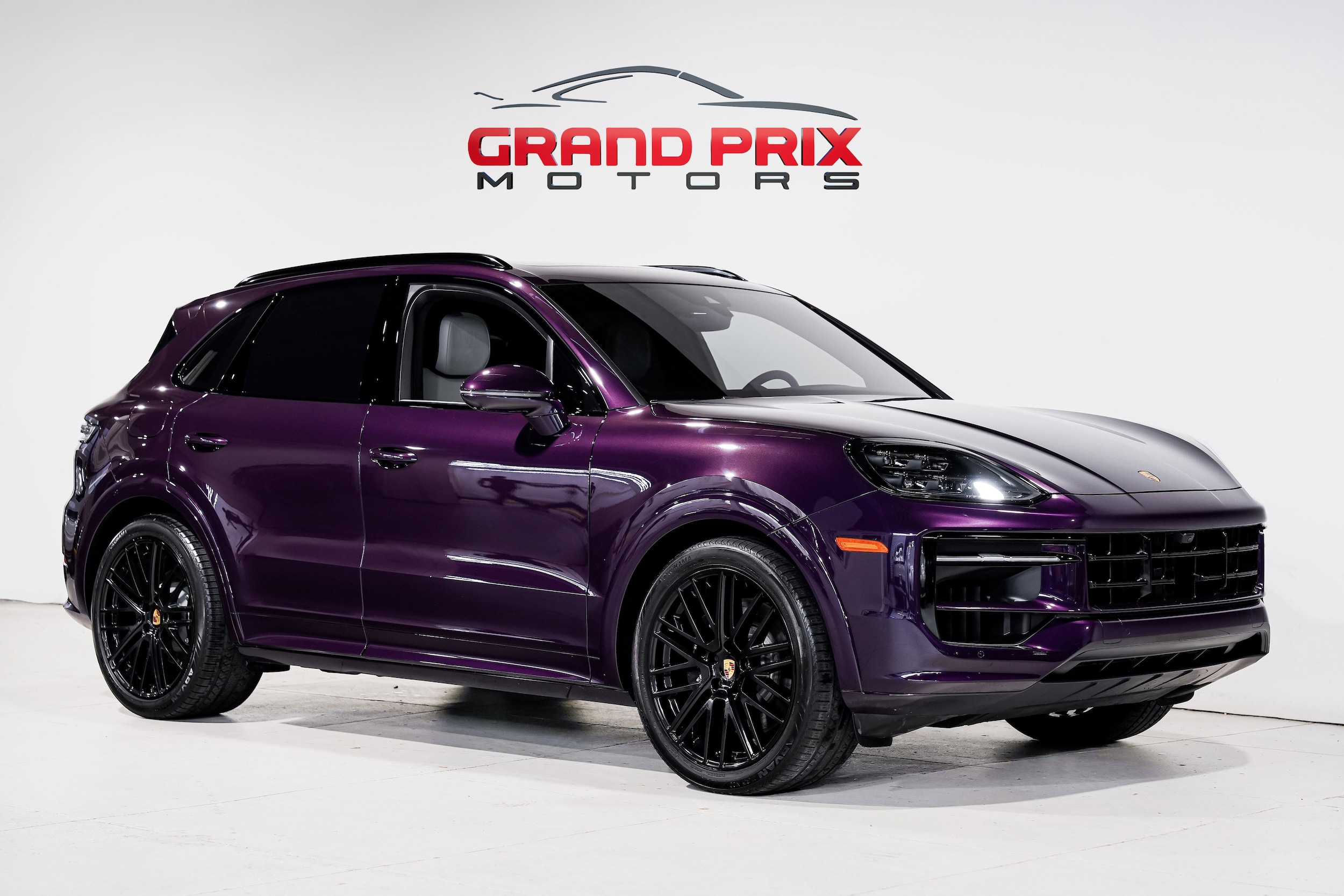 2024 Porsche Cayenne S's photo