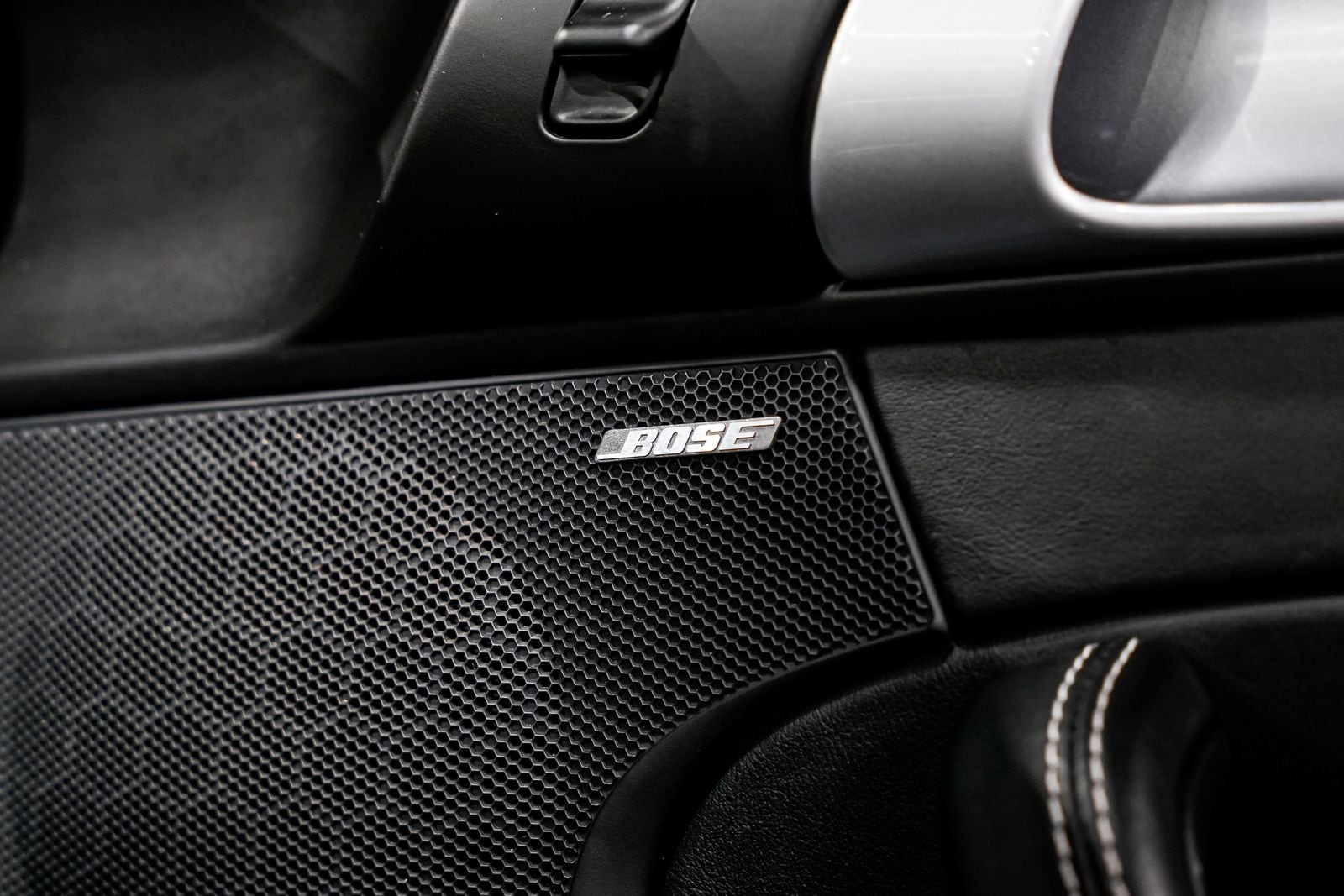 2011 Porsche 911 Turbo S - Photo 17