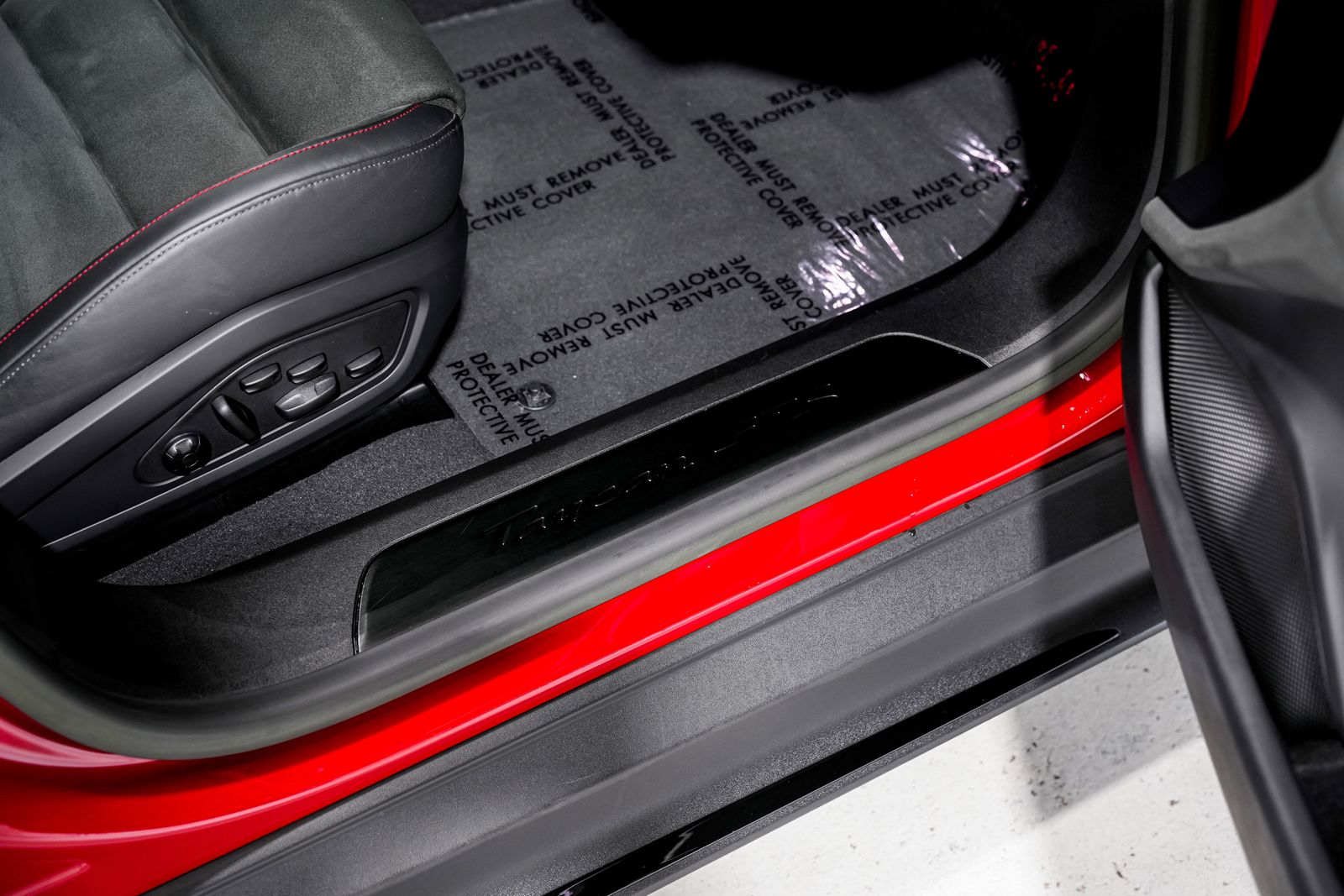 2023 Porsche Taycan GTS - Photo 25