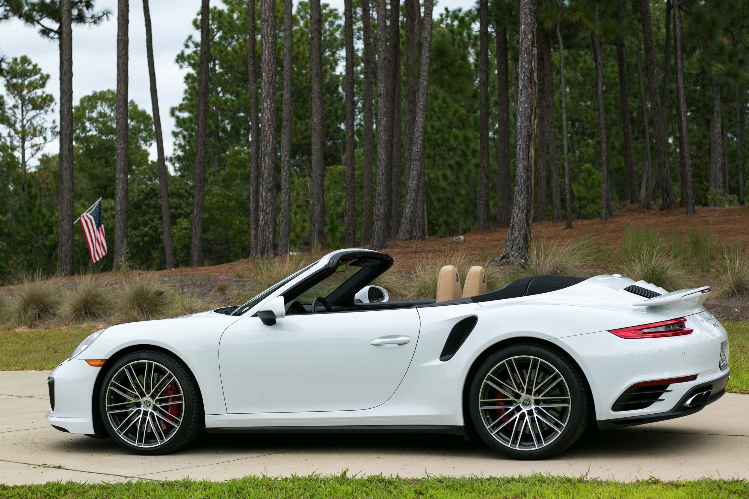 2018 Porsche 911 Turbo Cabriolet photo 2