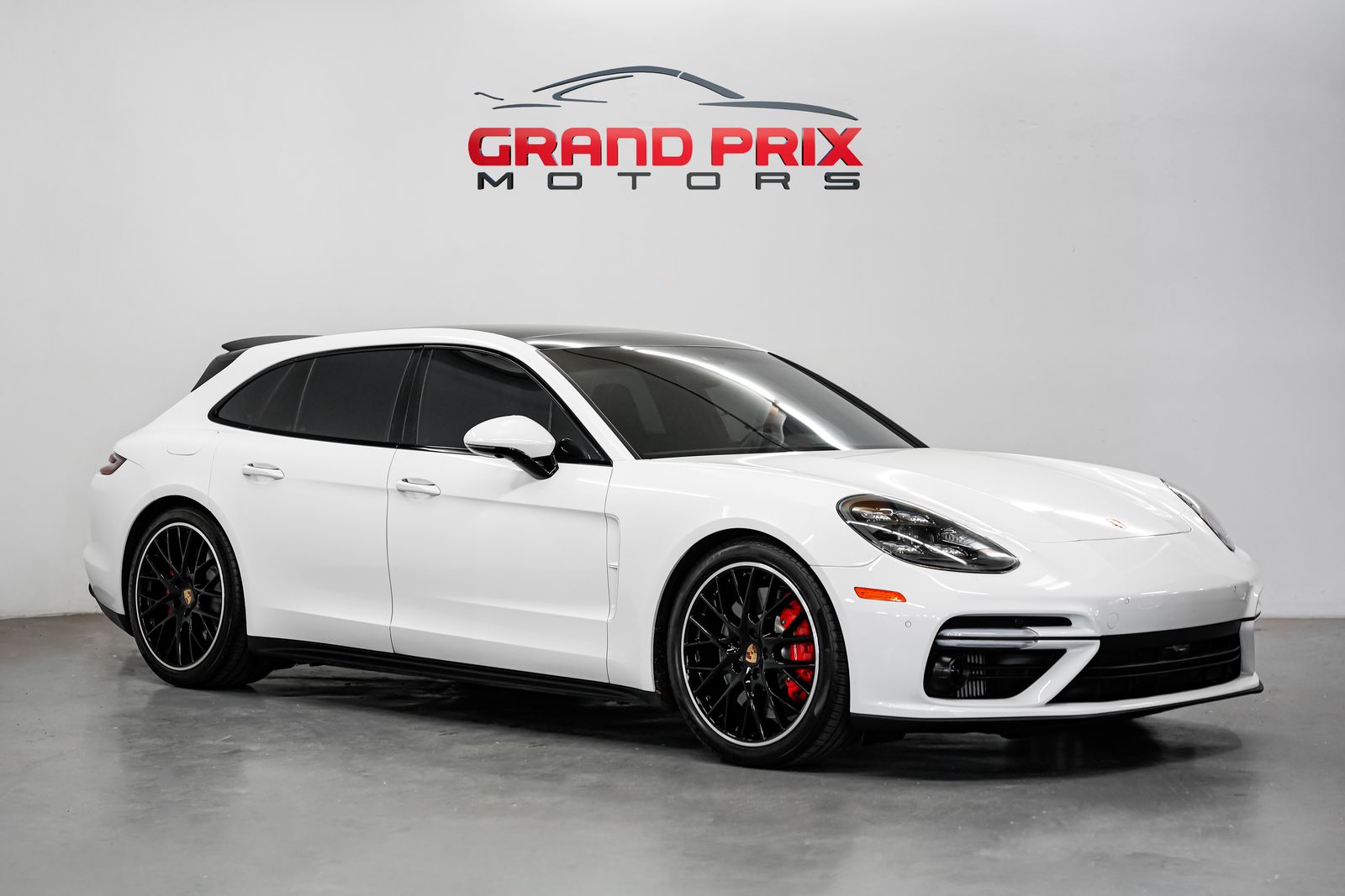 2018 Porsche Panamera Turbo Sport Turismo's photo