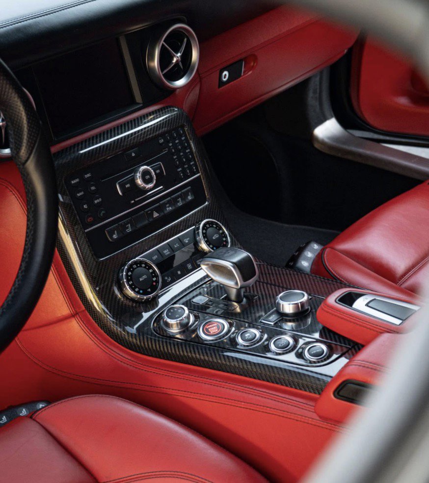 2012 Mercedes Benz SLS AMG Roadster photo 2