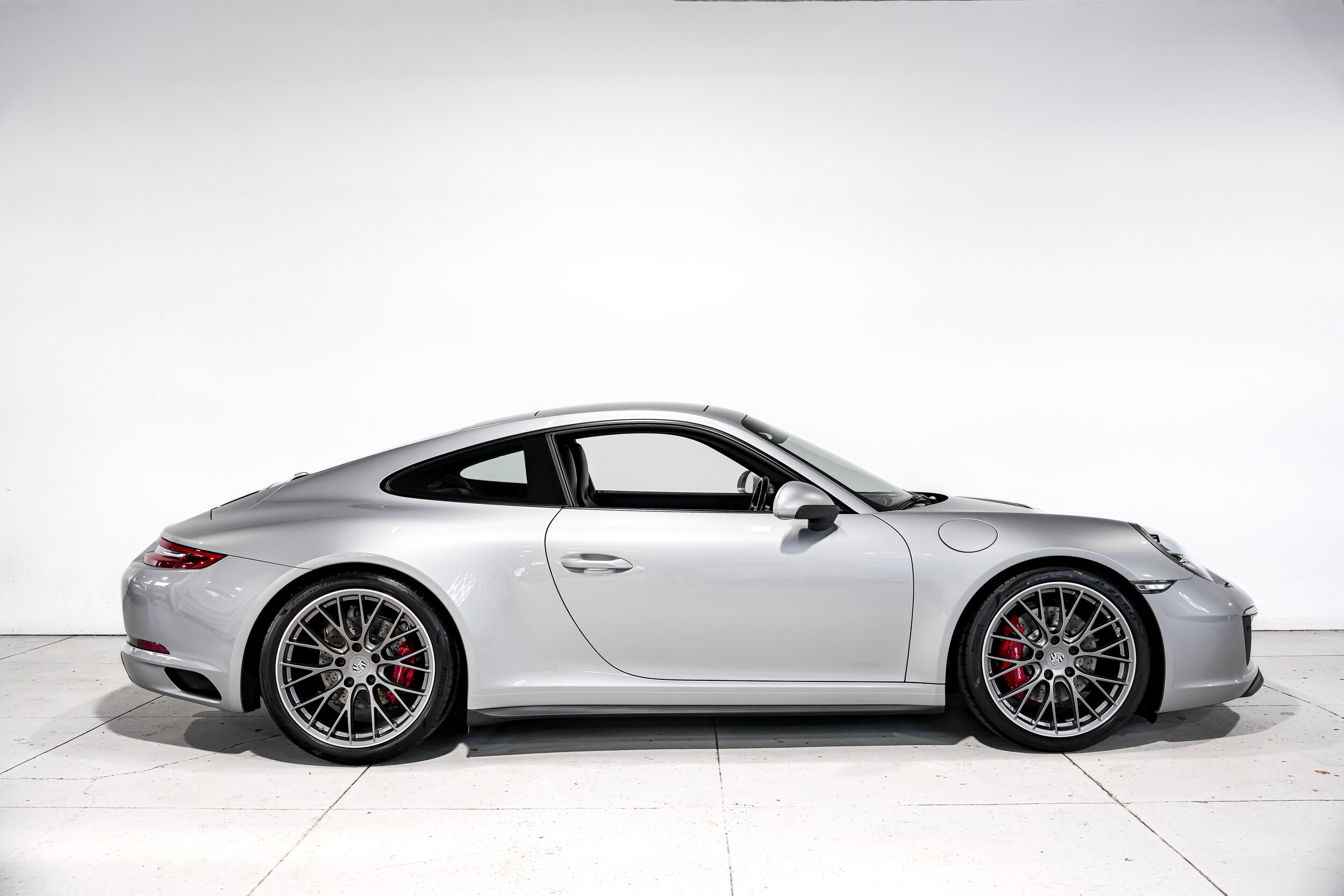 2017 Porsche 911 4S Coupe photo 2