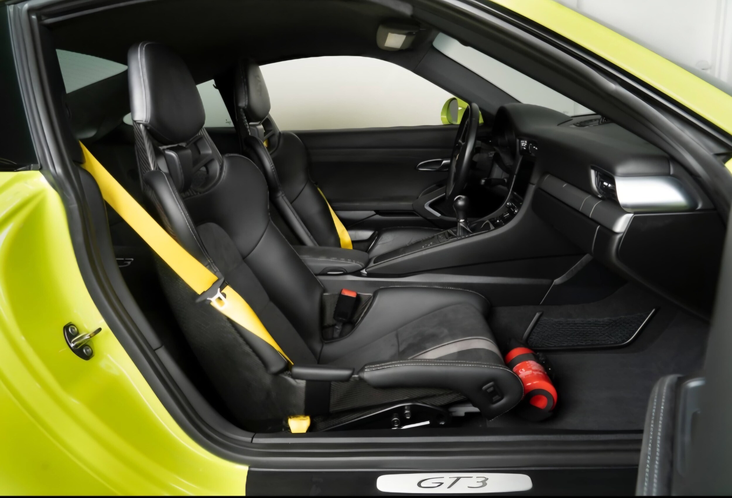 2018 Porsche 911 GT3 Coupe photo 2