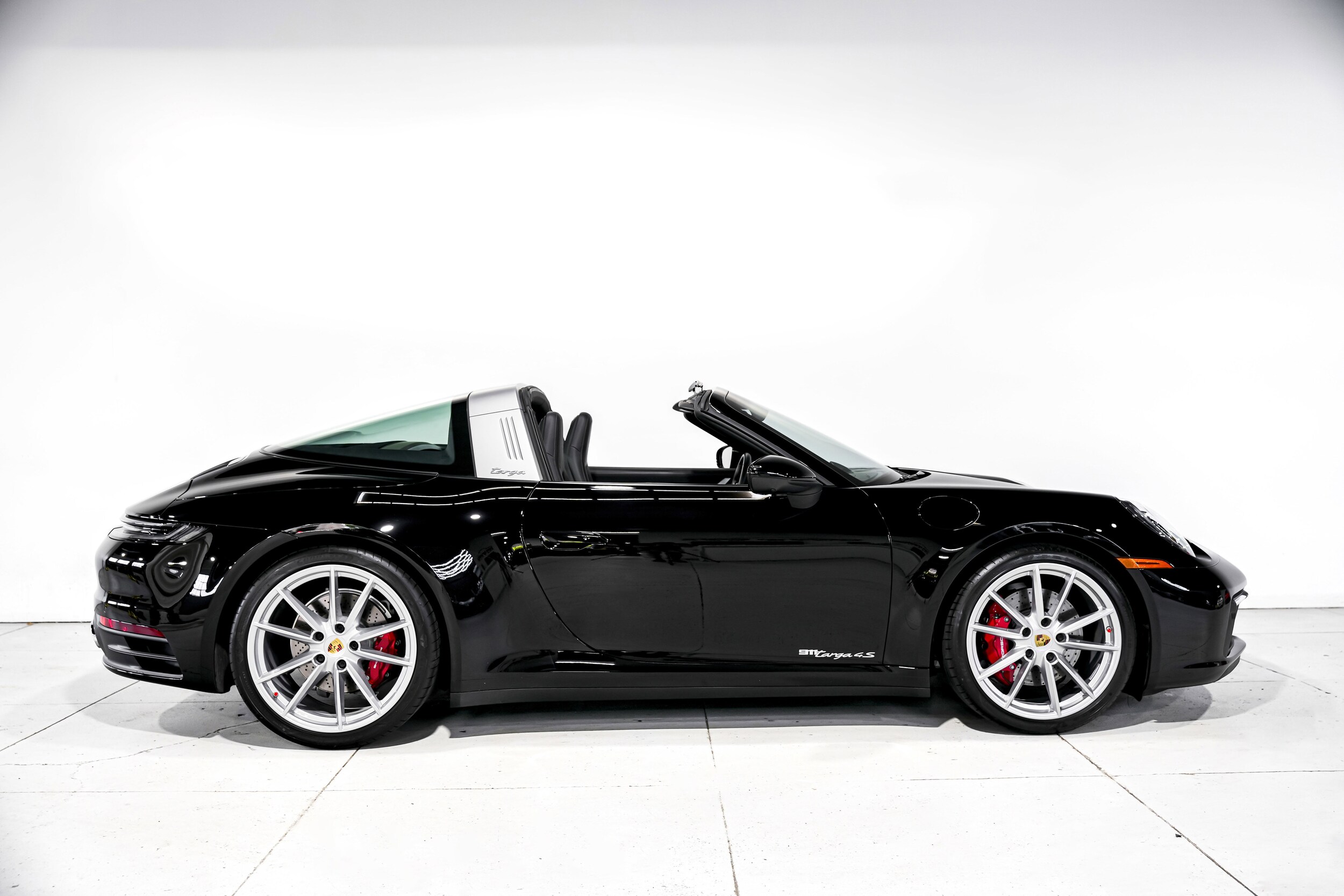 2021 Porsche 911 Targa 4S photo 2