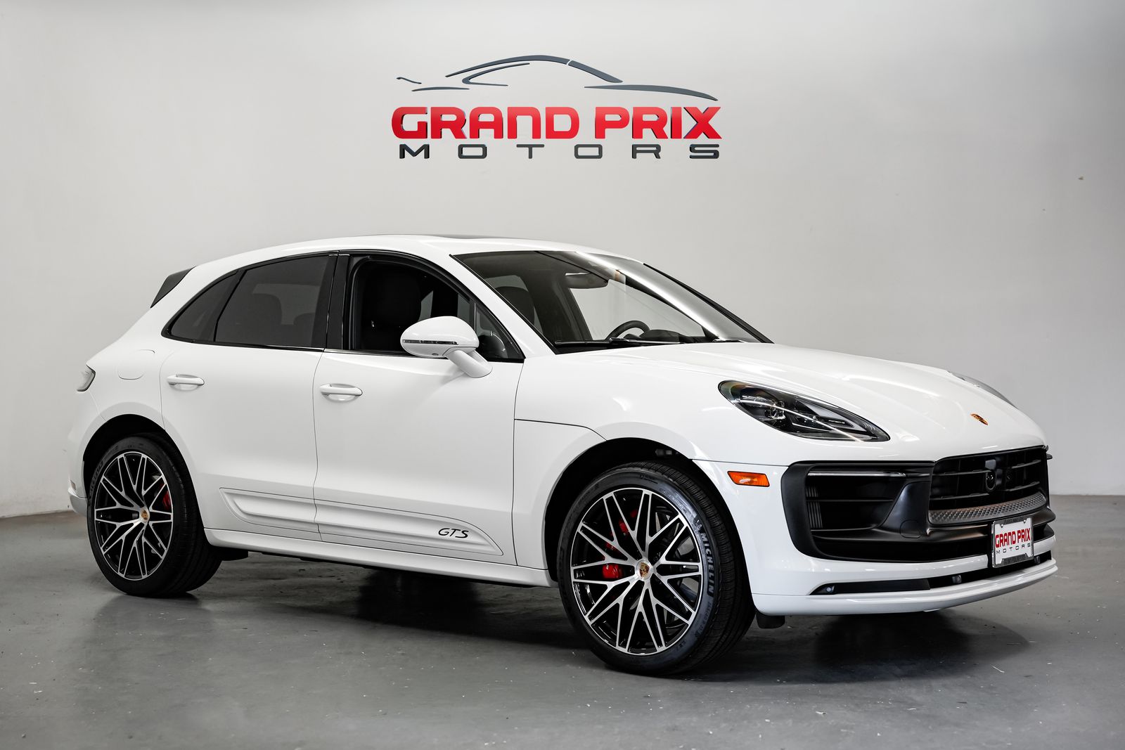 2022 Porsche Macan GTS's photo