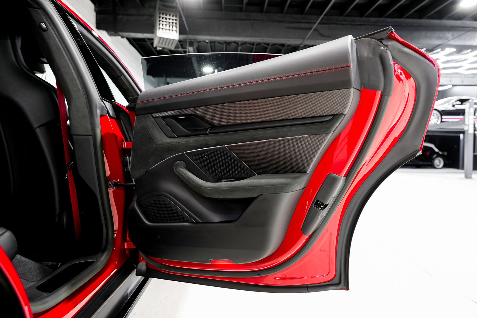 2023 Porsche Taycan GTS - Photo 30