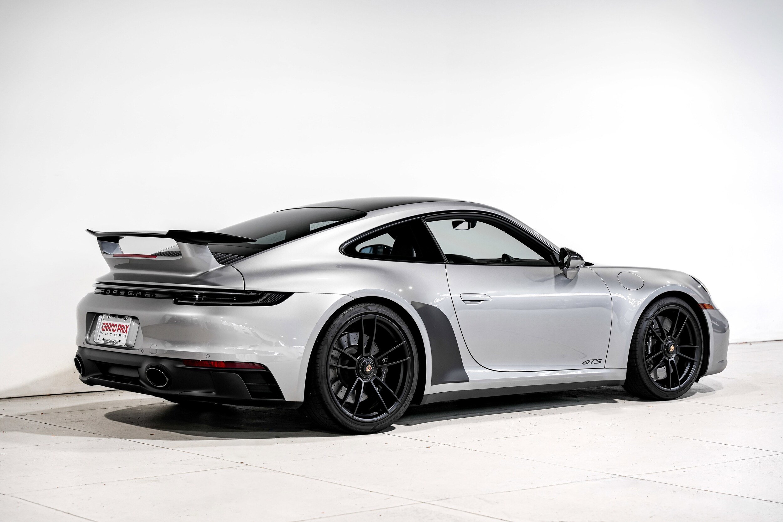 2022 Porsche 911 GTS photo 3