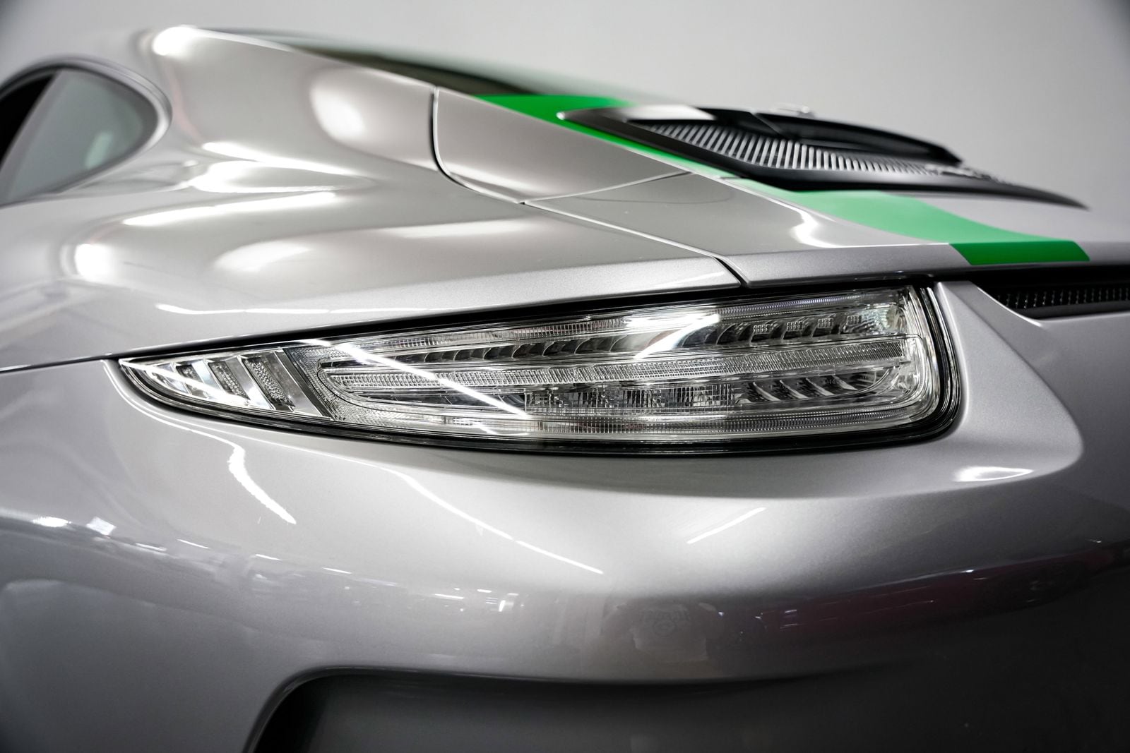 2016 Porsche 911 R - Photo 38