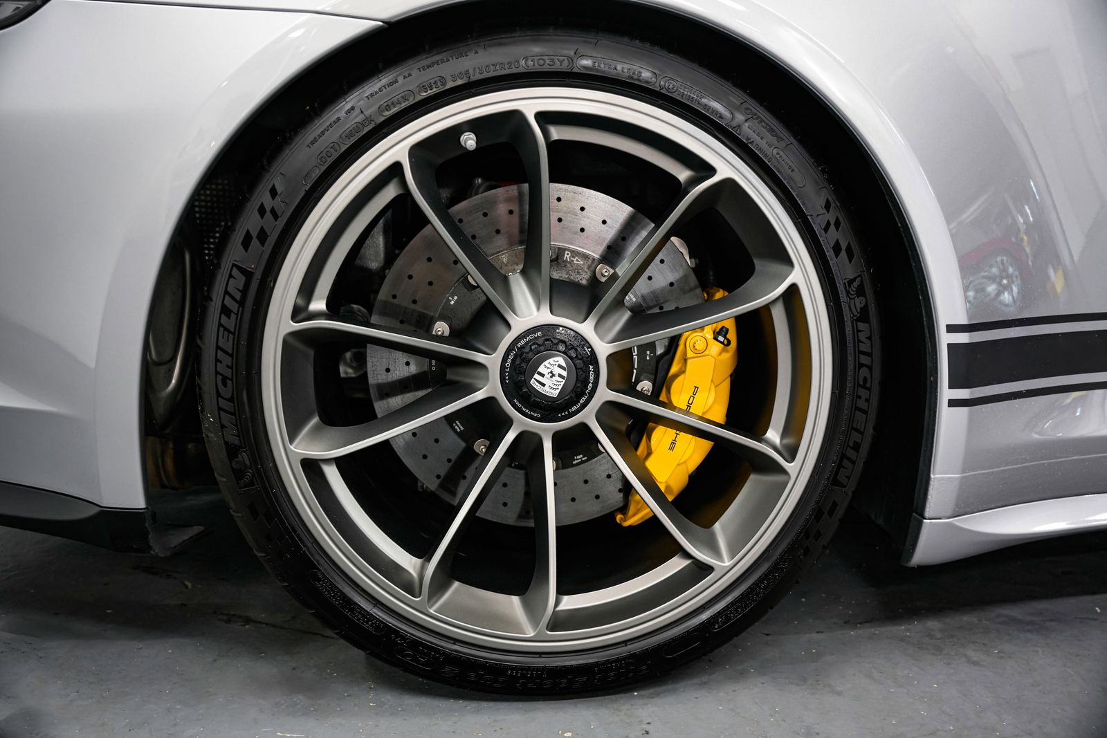 2016 Porsche 911 R - Photo 54