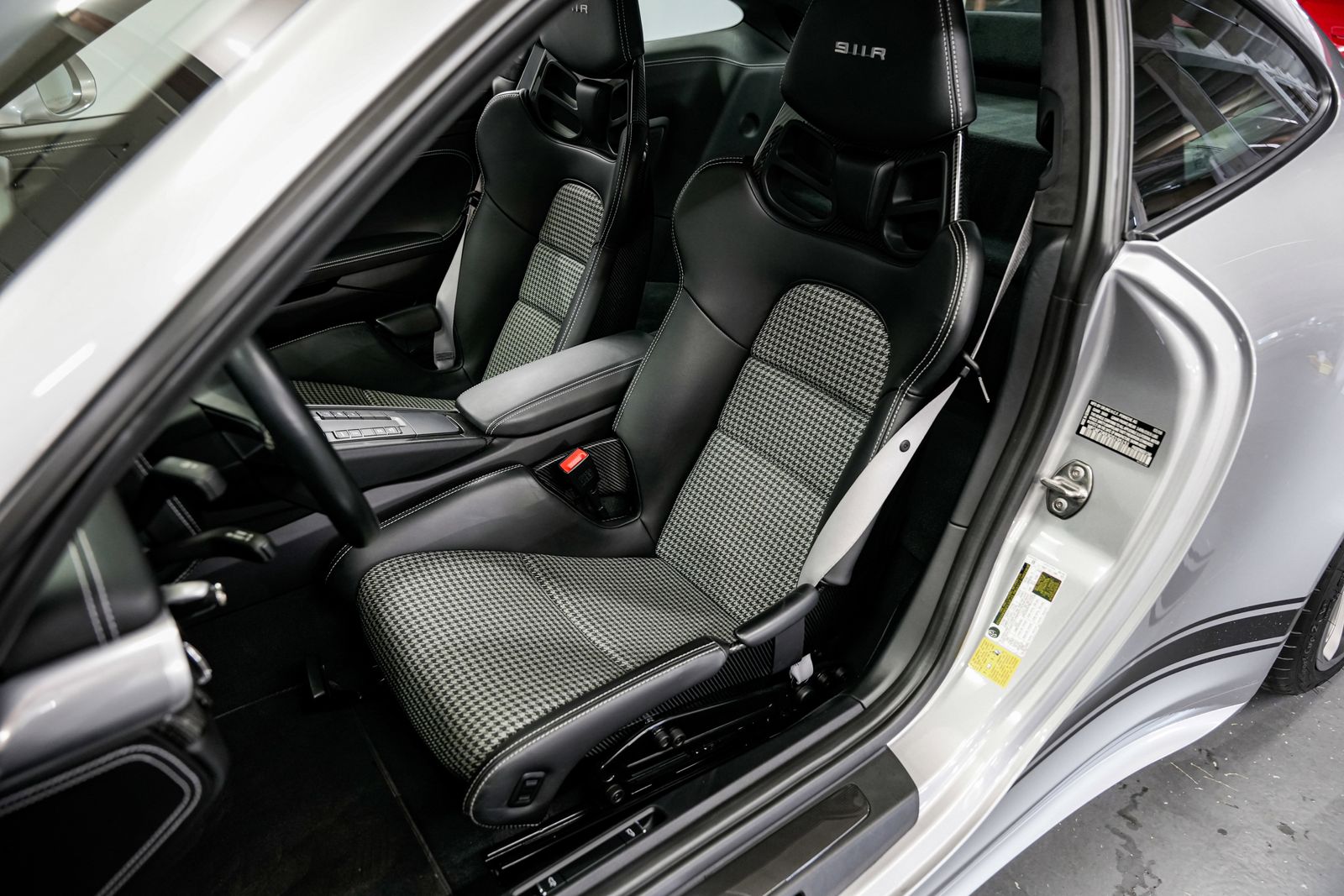 2016 Porsche 911 R - Photo 24
