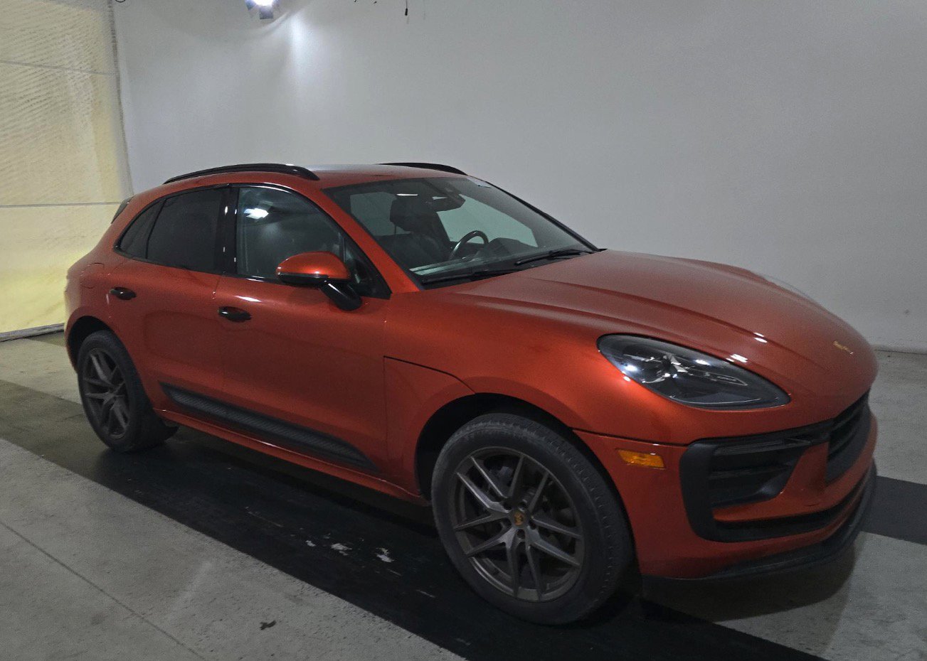 2022 Porsche Macan photo 2