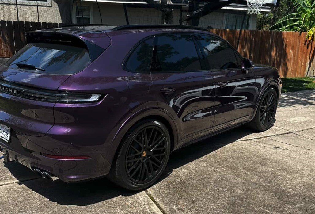2024 Porsche Cayenne S's photo