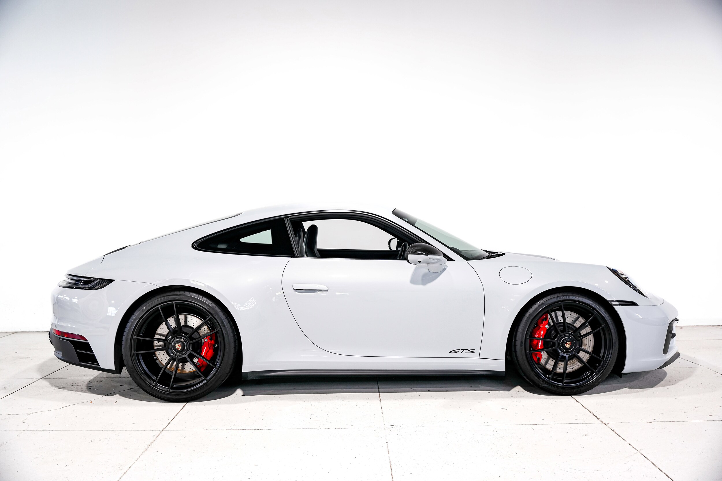 2023 Porsche 911 GTS photo 2