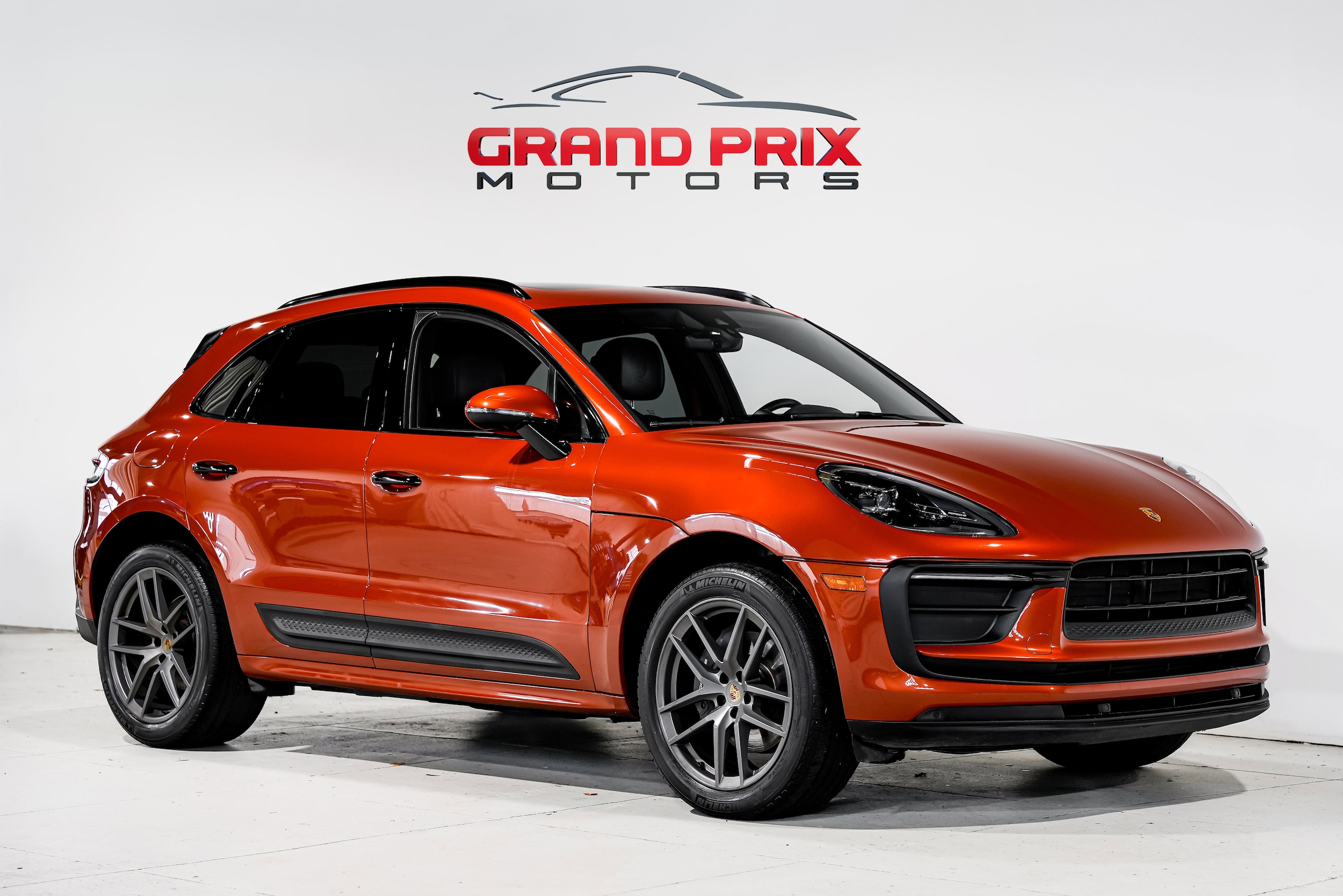 2022 Porsche Macan Base's photo