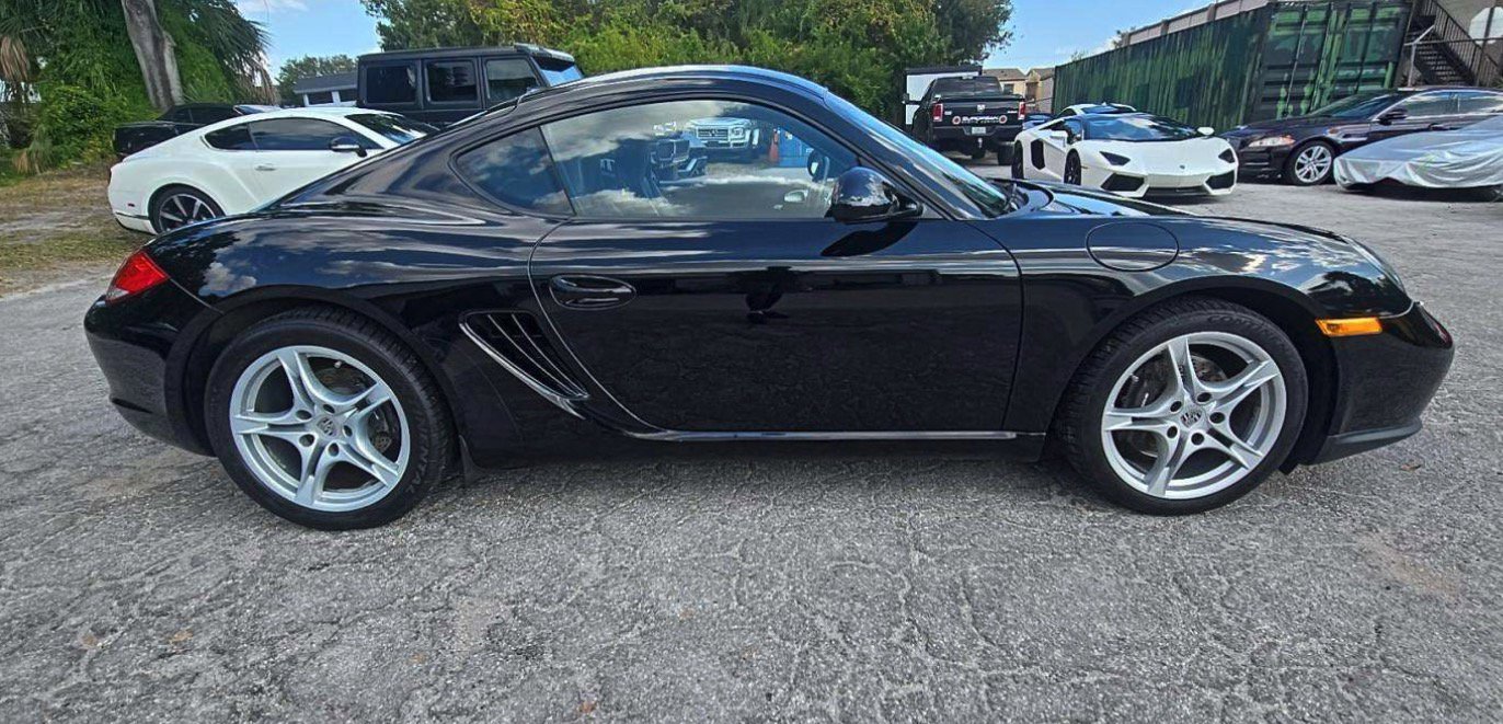 2012 Porsche Cayman photo 2