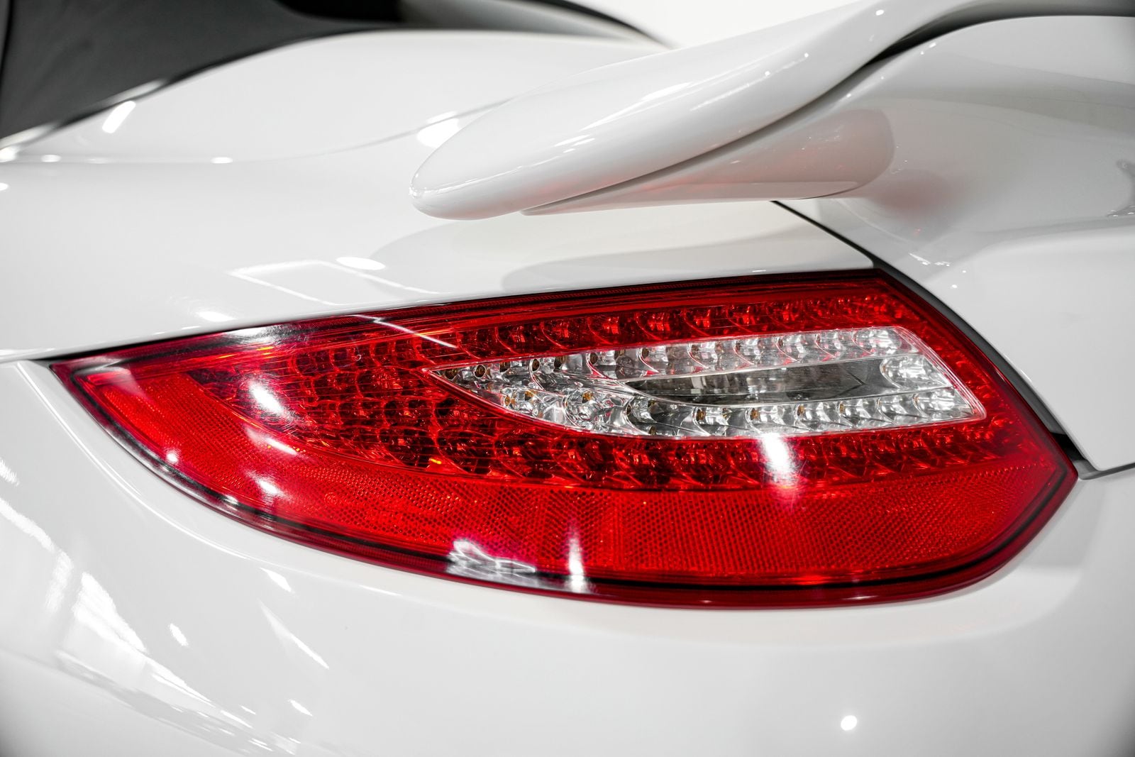 2011 Porsche 911 Turbo S - Photo 37