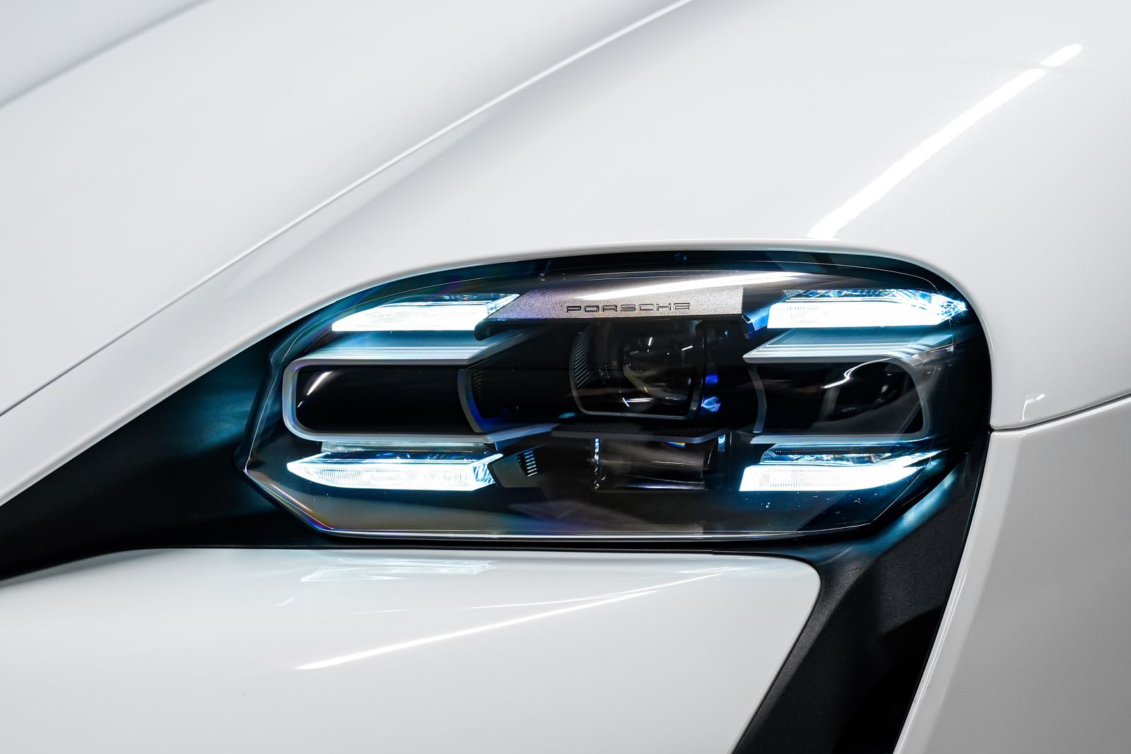 2023 Porsche Taycan 35