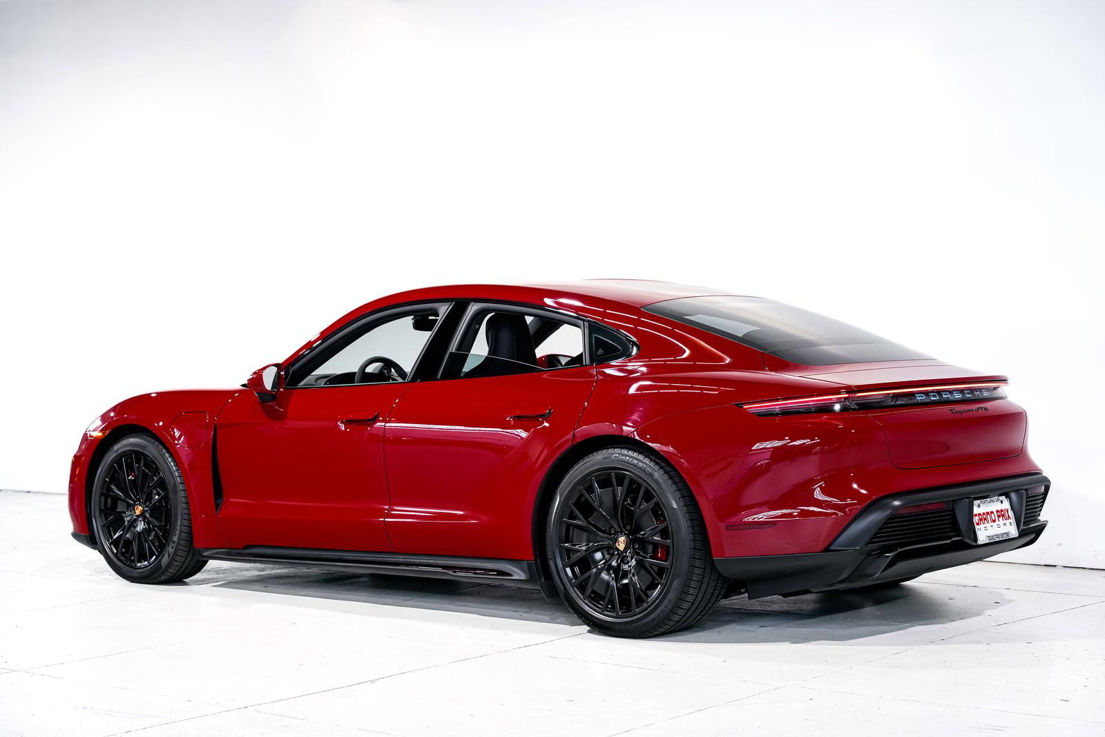 2023 Porsche Taycan GTS - Photo 8