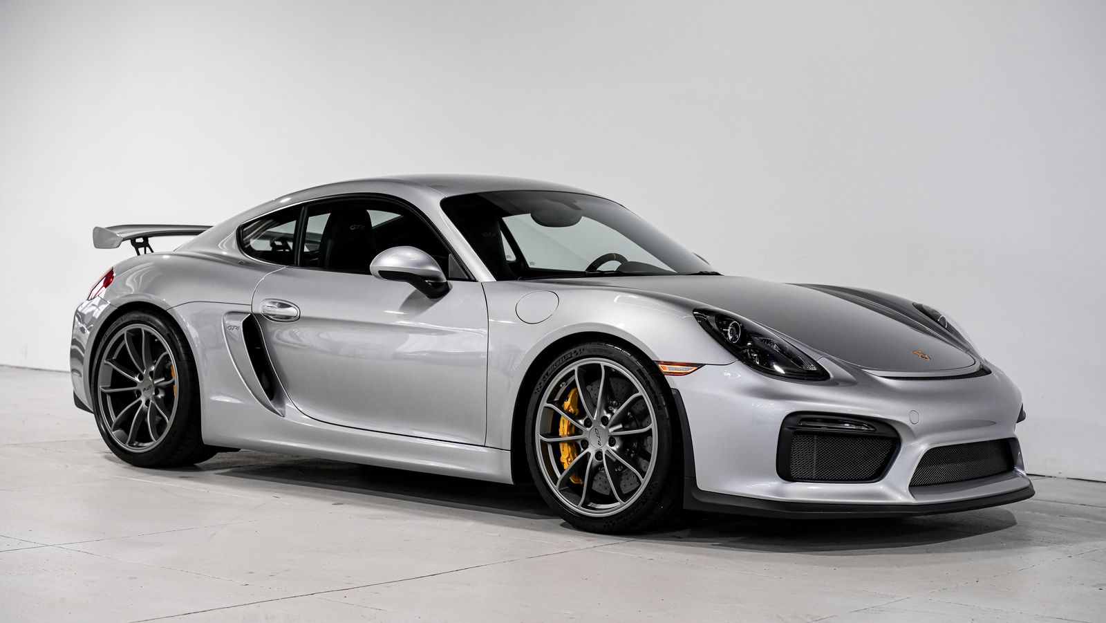 2016 Porsche Cayman GT4's photo