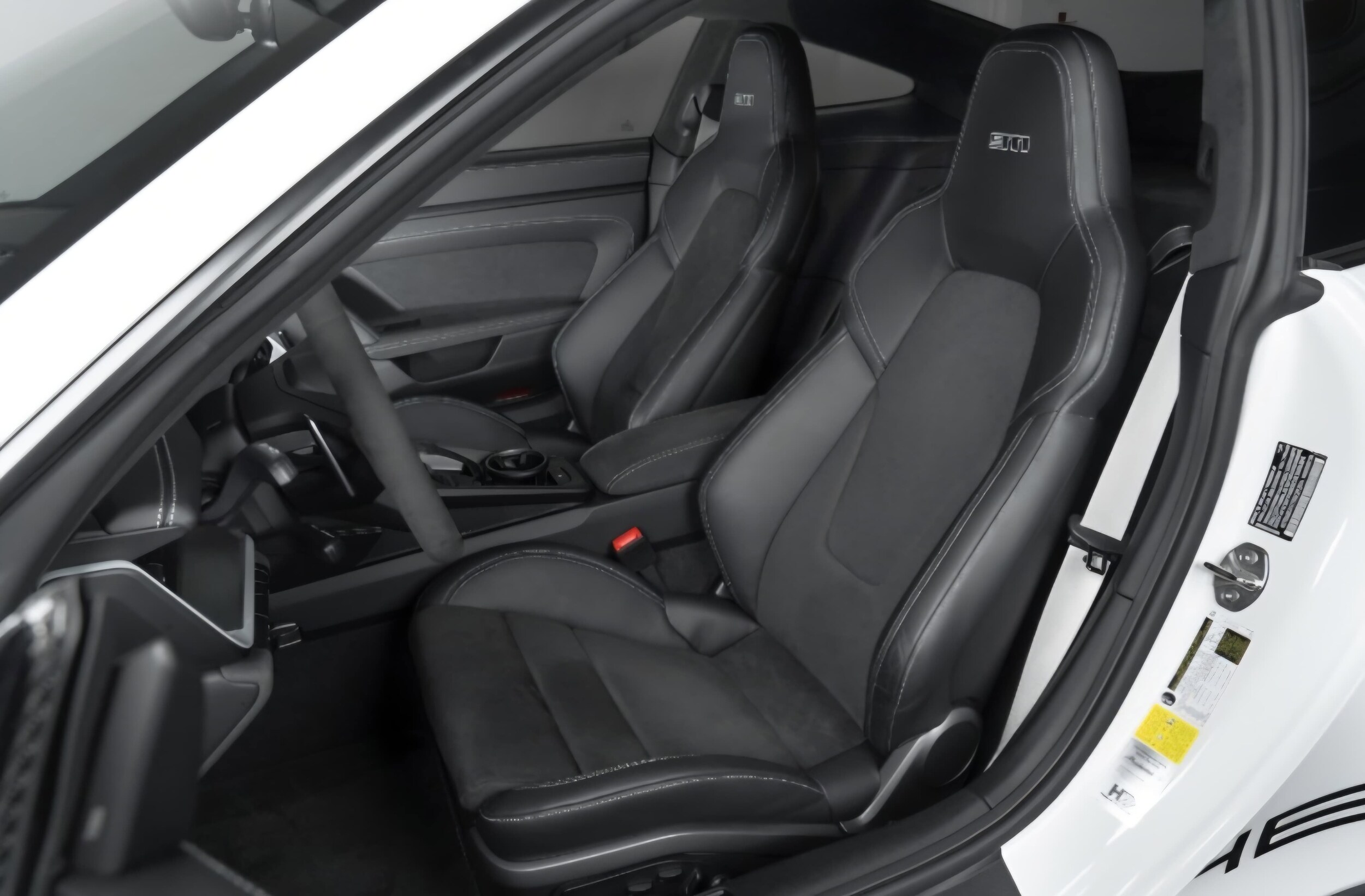 2024 Porsche 911 Coupe photo 2