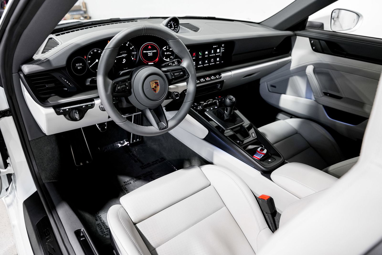 2022 Porsche 911 GTS - Photo 9