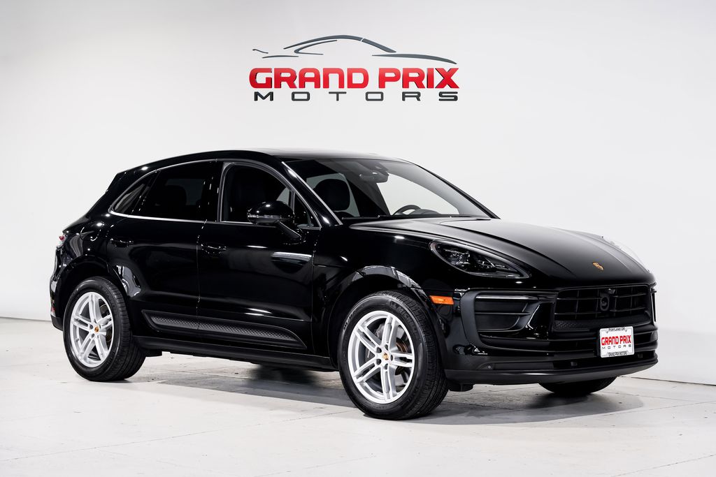 2024 Porsche Macan T's photo