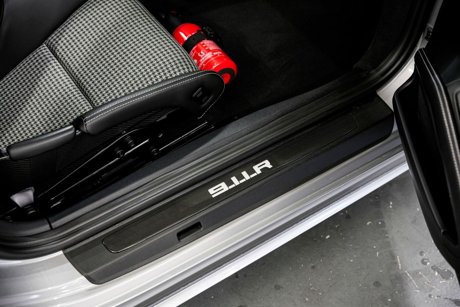 2016 Porsche 911 R - Photo 28