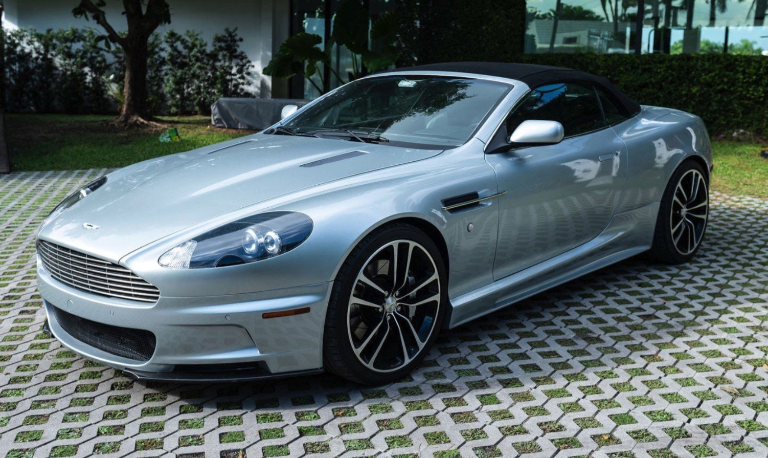 2007 Aston Martin DB9 Base's photo