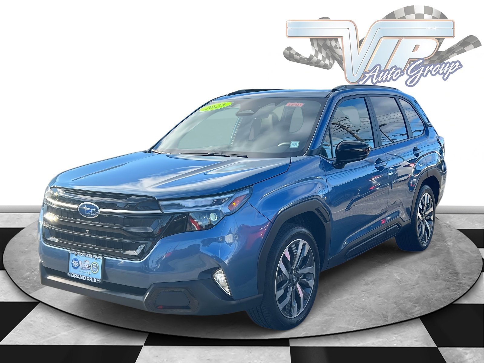 2025 Subaru Forester Touring photo 2