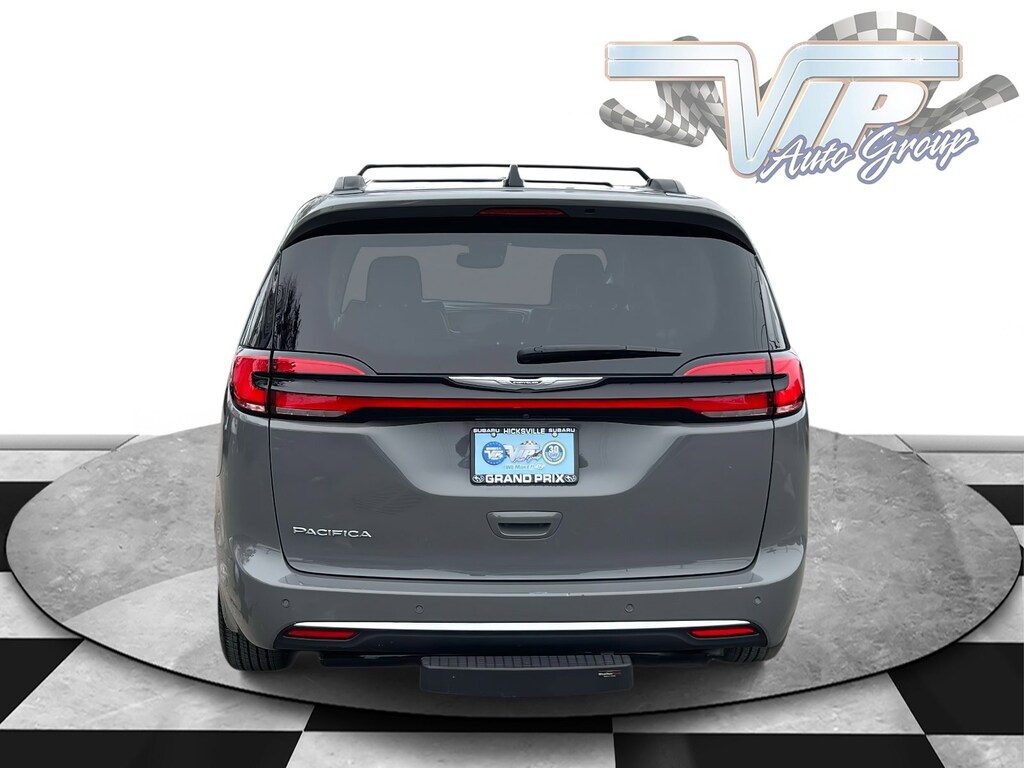Used 2023 Chrysler Pacifica Touring L Touring L FWD