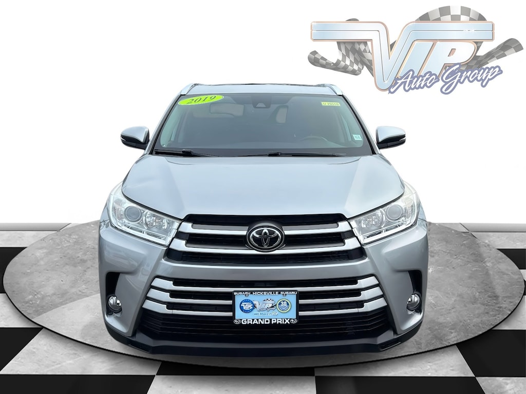 Used 2019 Toyota Highlander XLE XLE V6 AWD