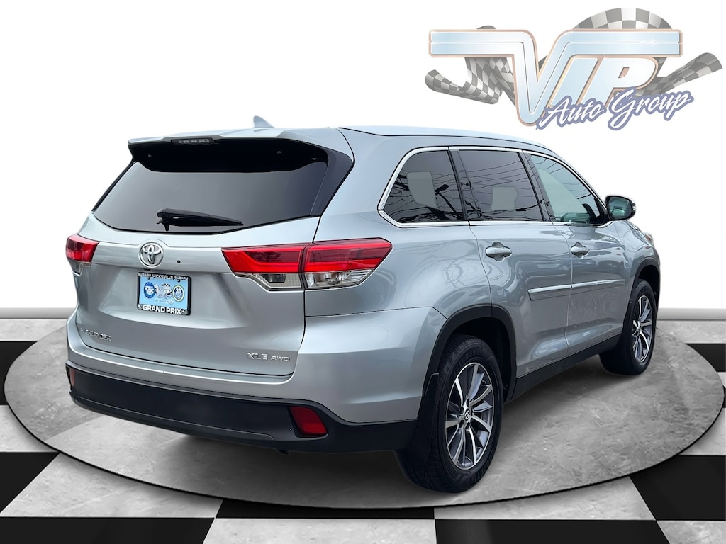 Used 2019 Toyota Highlander XLE XLE V6 AWD