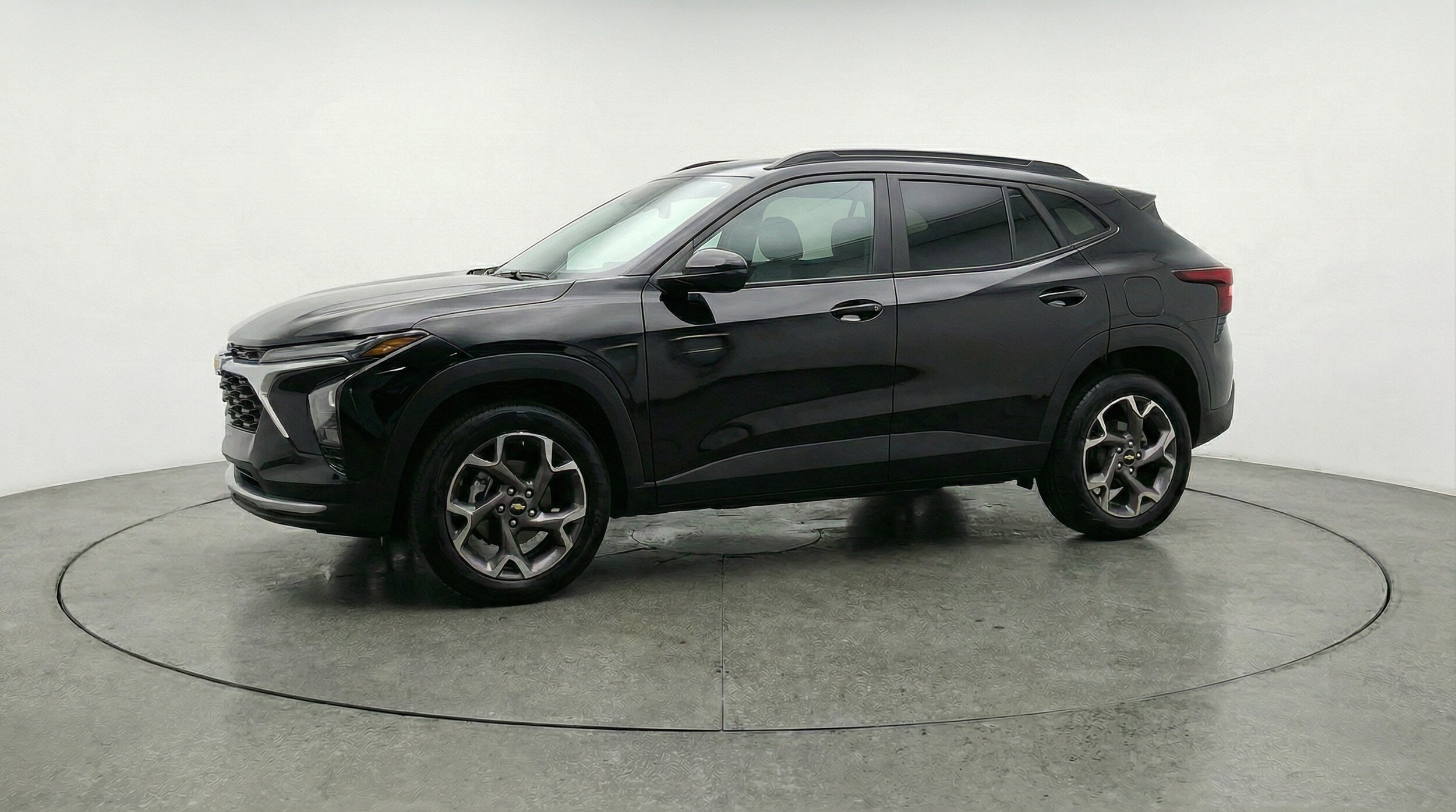 Thumbnail: 2025 Chevrolet Trax - 3