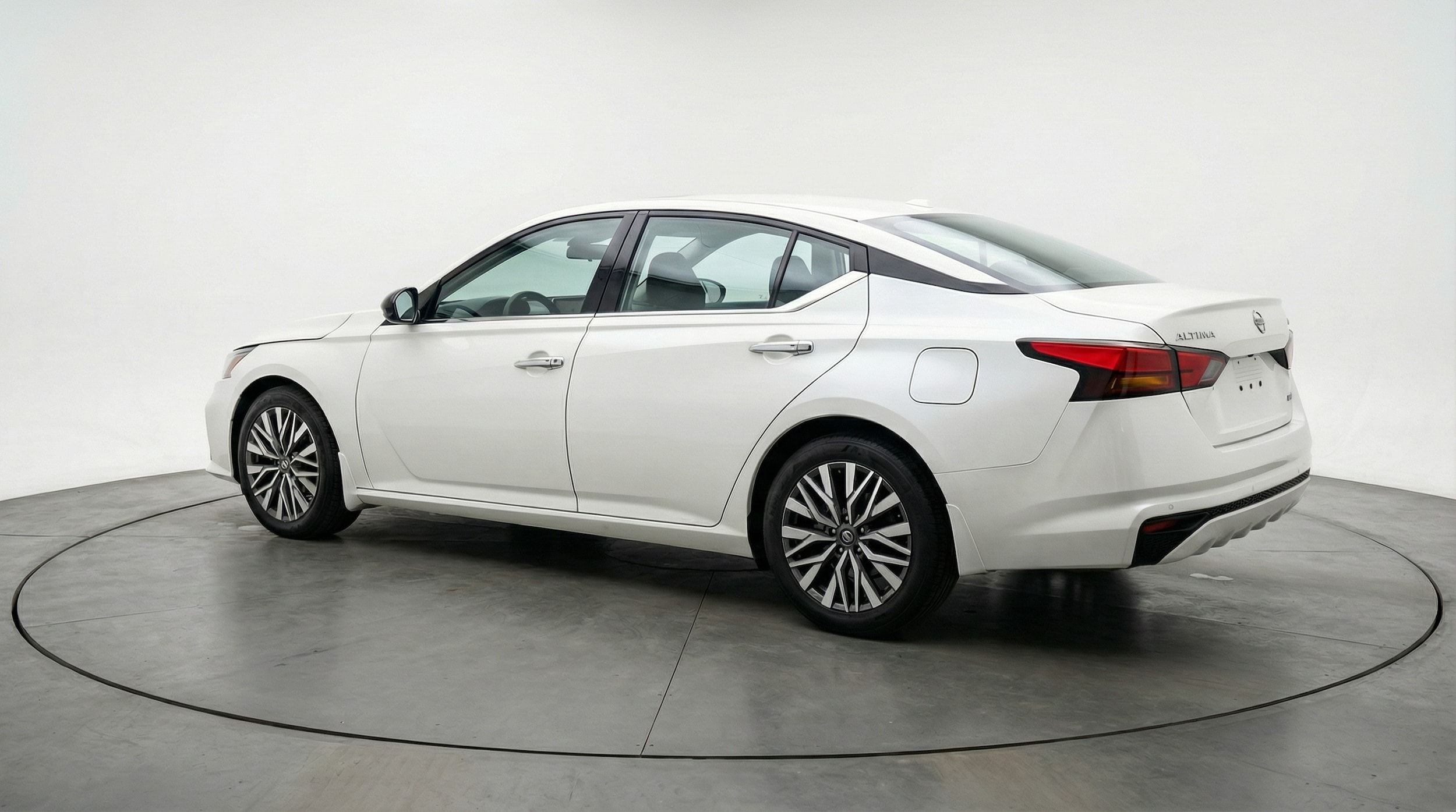 Thumbnail: 2025 Nissan Altima - 5