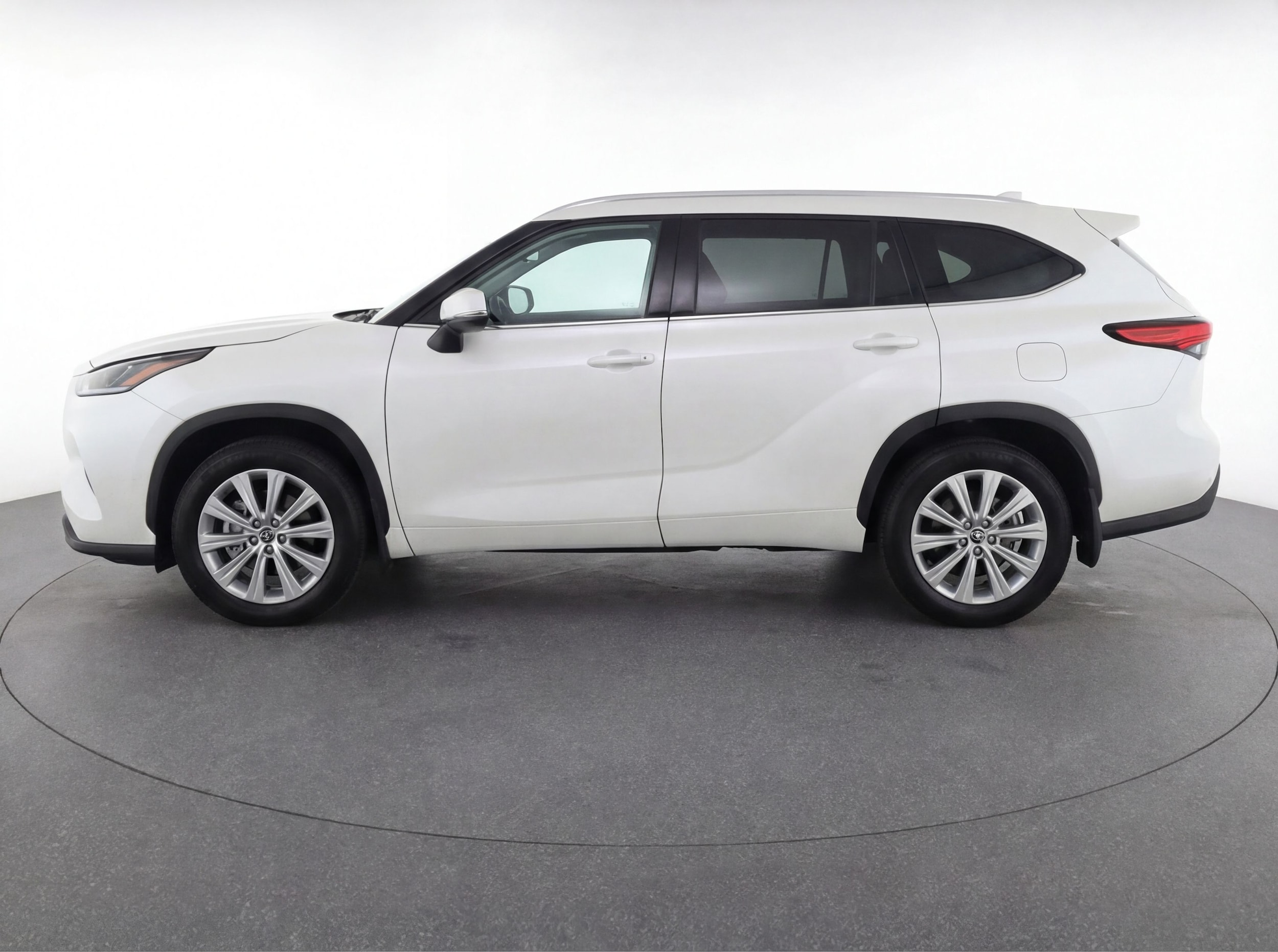 Thumbnail: 2024 Toyota Grand Highlander - 4