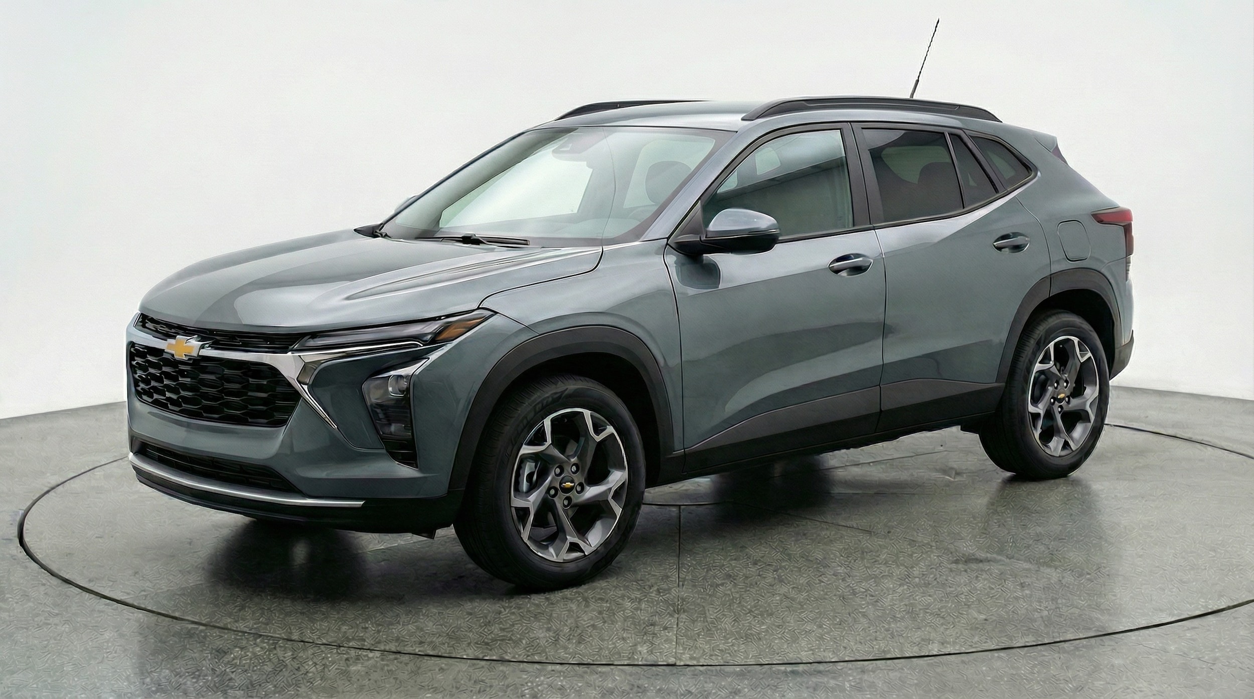 Thumbnail: 2025 Chevrolet Trax - 3